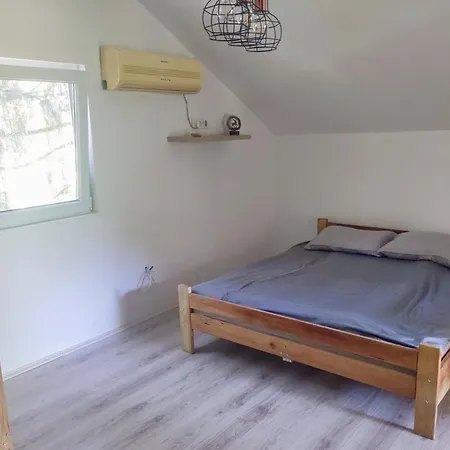 Vikendica Hlad Borova * Apatin